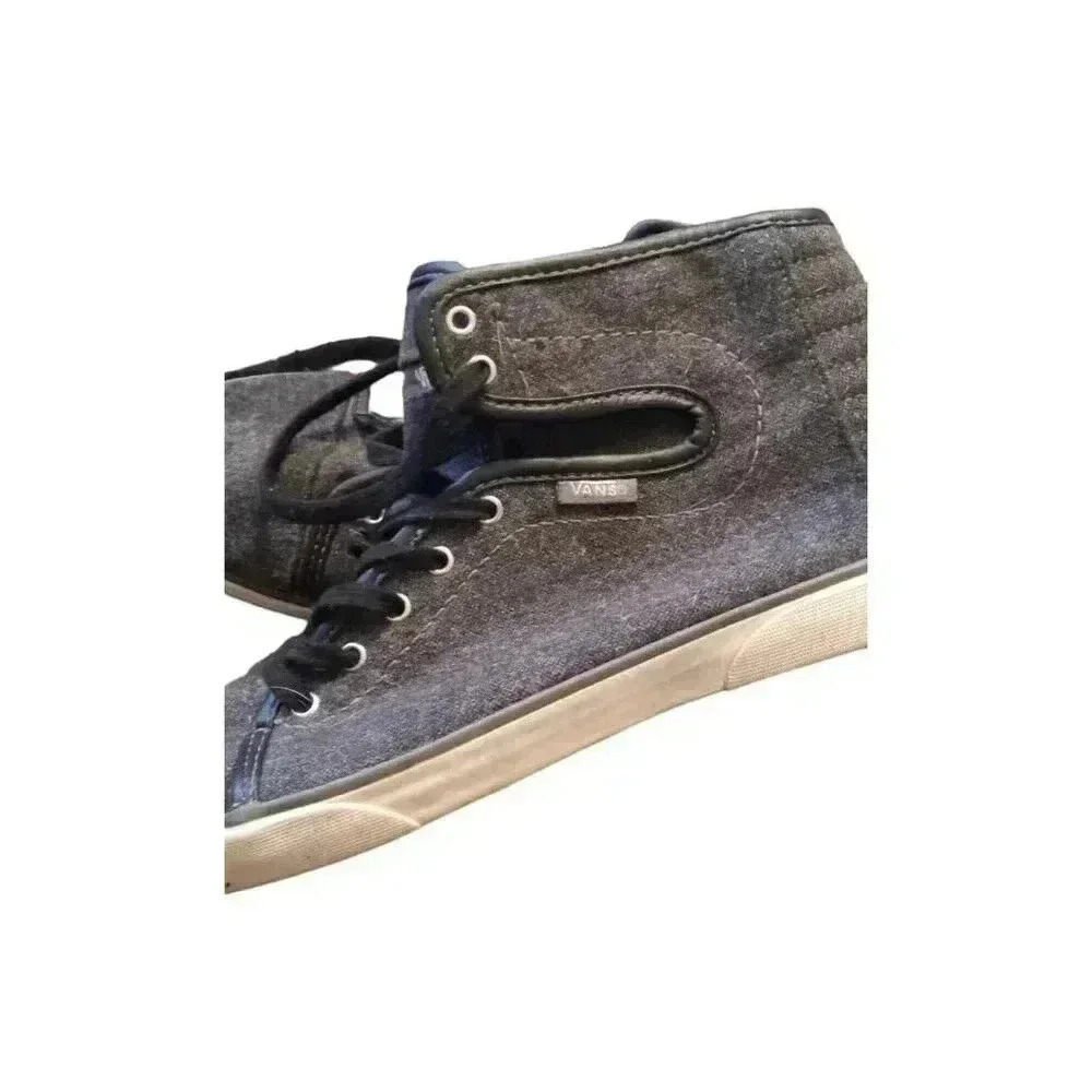 Ladies Fashion Canvas Sneakers By Vans, Size Seven